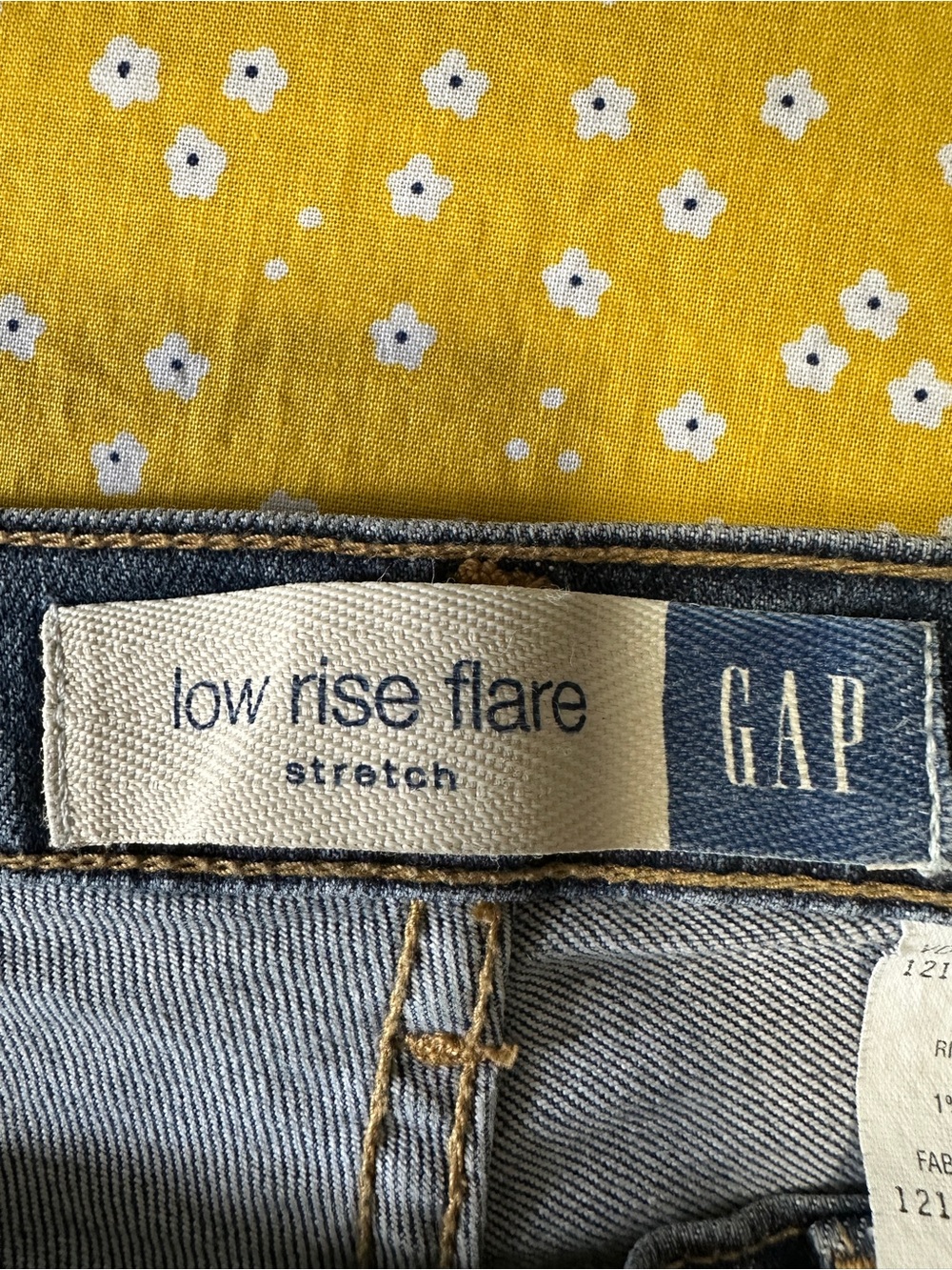GAP- Low Rise Flare π jeans - Picture 2 of 12